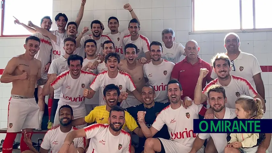 Três equipas lutam pelo título na 1ª divisão distrital de Santarém Três equipas lutam pelo título na 1ª divisão distrital de Santarém