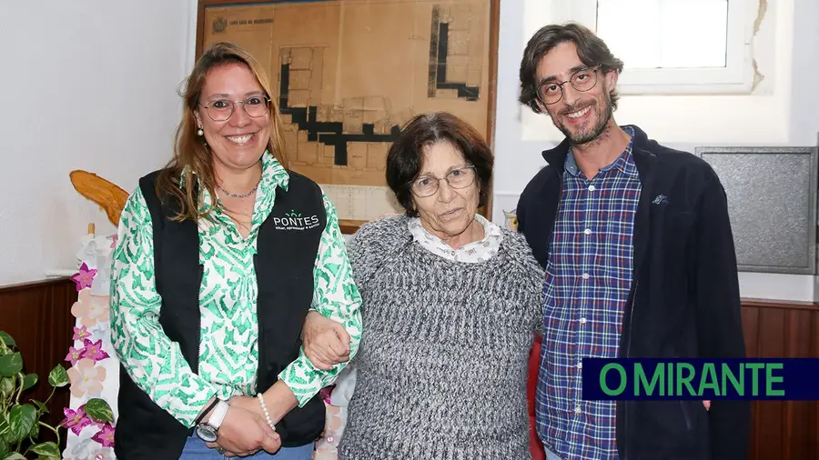 Vila Franca de Xira sinaliza e apoia idosos em risco através do projecto Pontes Vila Franca de Xira sinaliza e apoia idosos em risco através do projecto Pontes