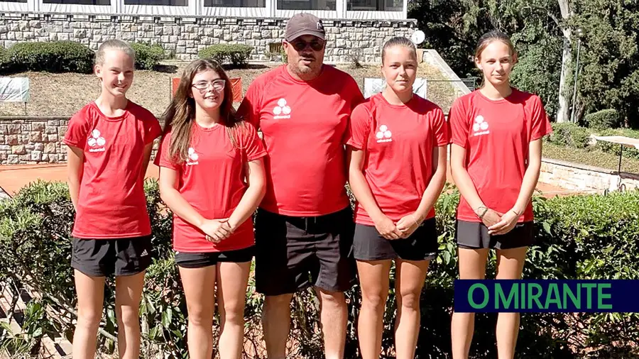 Tenistas sub-16 do Ahead Clube de Ténis campeãs regionais