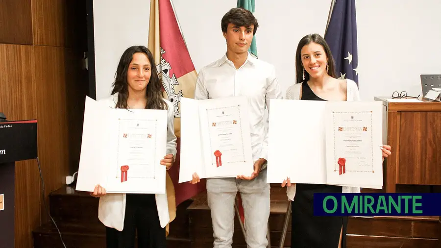 Três desportistas de Almeirim distinguidos com medalha de ouro do município Três desportistas de Almeirim distinguidos com medalha de ouro do município