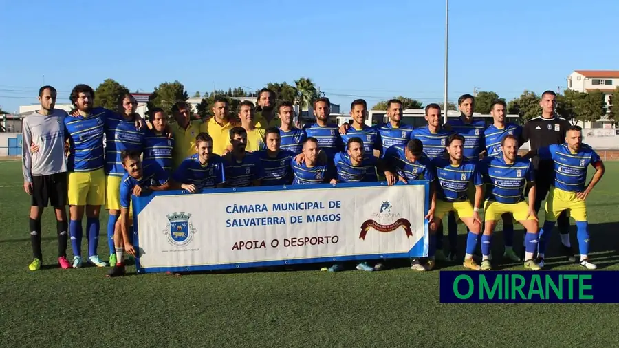 Sport Clube da Glória recebe apoio para duas balizas Sport Clube da Glória recebe apoio para duas balizas