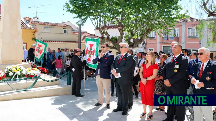 Largo de Palmela e memorial aos combatentes inaugurados em Azambuja Largo de Palmela e memorial aos combatentes inaugurados em Azambuja