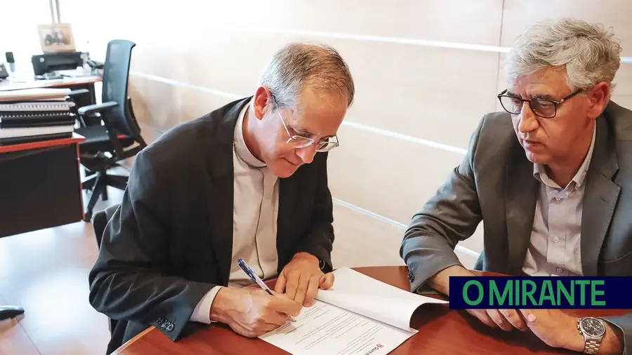 Ourém assina protocolo com Fábrica da Igreja Paroquial de Casal dos Bernardos Ourém assina protocolo com Fábrica da Igreja Paroquial de Casal dos Bernardos