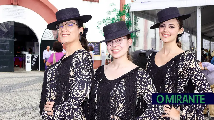 Sabores do Toiro Bravo abrilhantados pelo grupo “La Caña" Sabores do Toiro Bravo abrilhantados pelo grupo “La Caña"