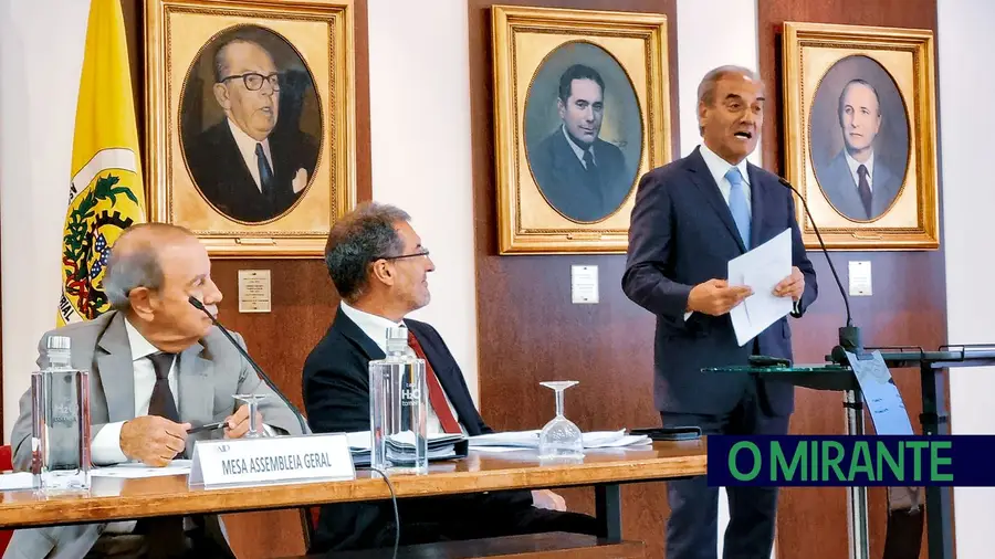 Associações e confederações empresariais atropelam-se para ver quem tem mais importância Associações e confederações empresariais atropelam-se para ver quem tem mais importância