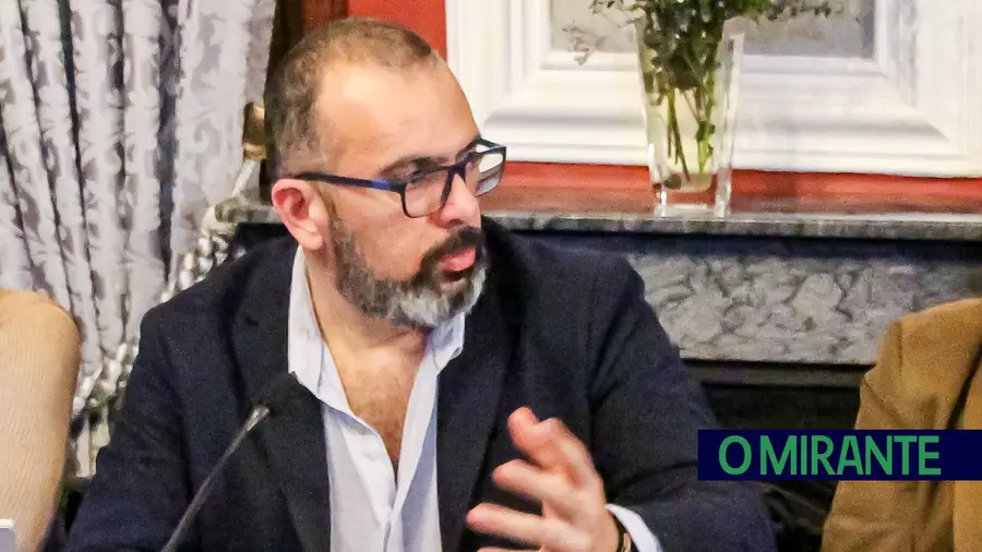 Paulo Queimado faz de “ilusionista” em resposta a uma munícipe Paulo Queimado faz de “ilusionista” em resposta a uma munícipe