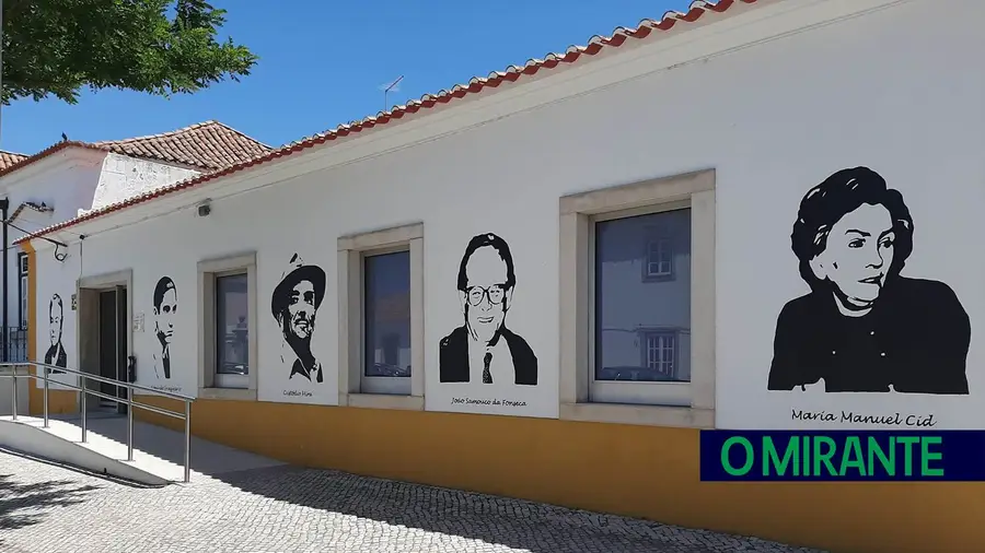 Mural dos poetas da Chamusca já está concluído