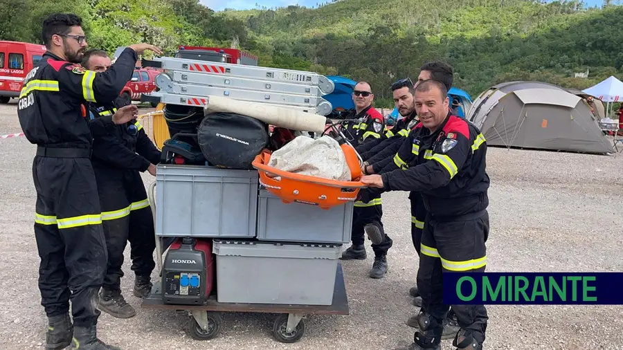 Bombeiros do Cartaxo em simulação real de sismo