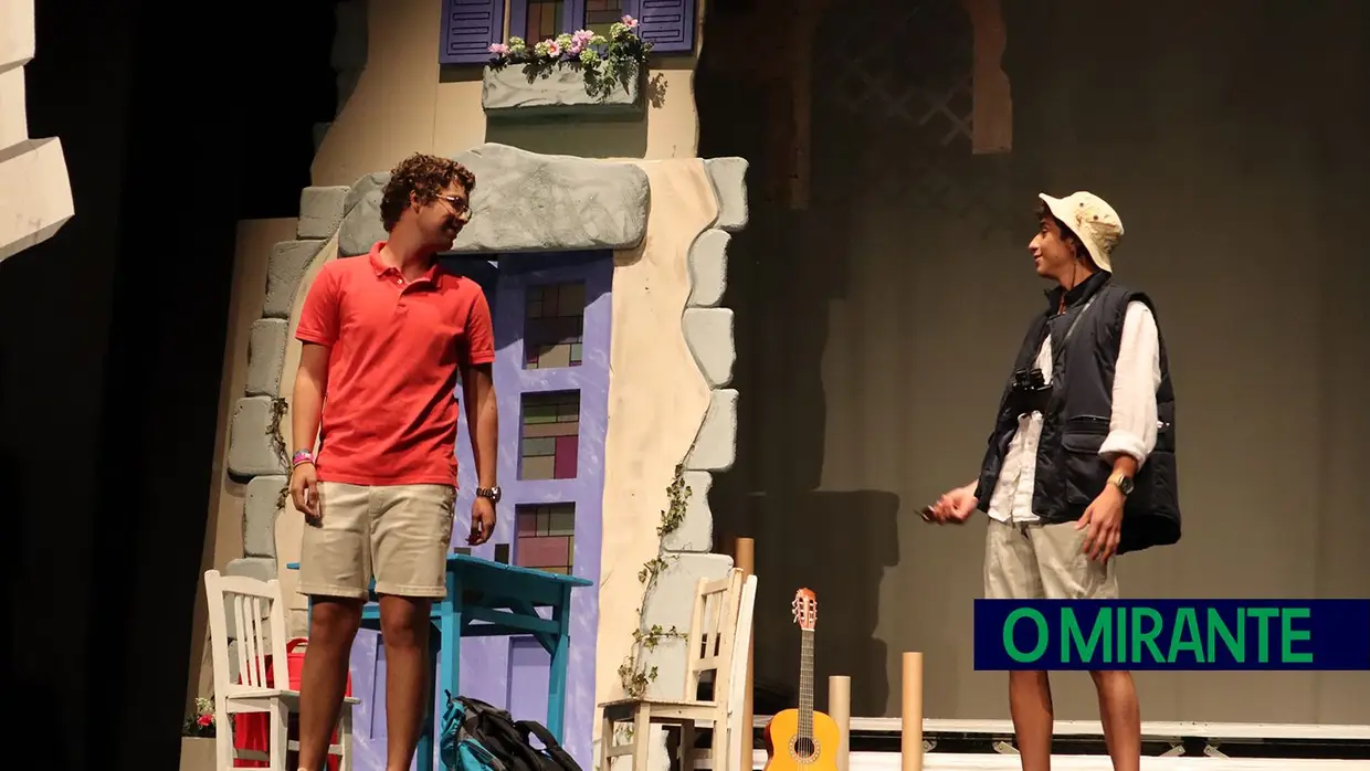 Meia centena de alunos de Alcanena subiram a palco no musical Mamma Mia
