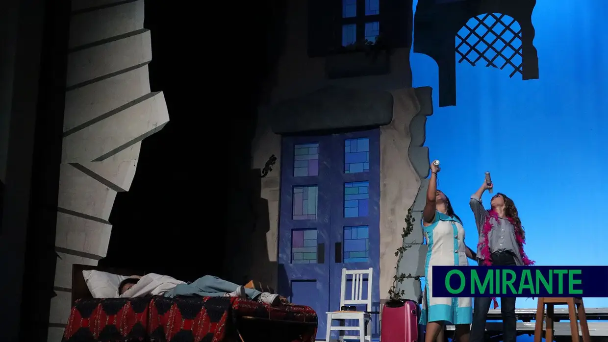 Meia centena de alunos de Alcanena subiram a palco no musical Mamma Mia