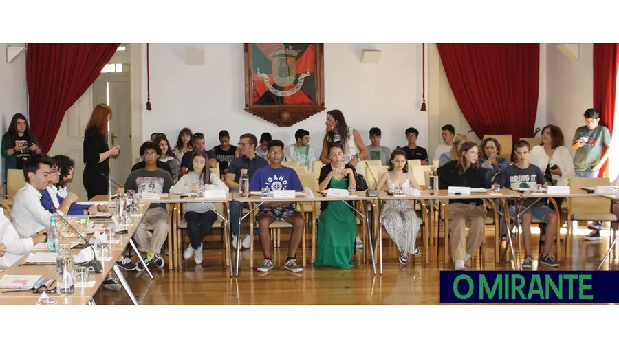 Alunos de Tomar debateram Saúde Mental na Assembleia Municipal Jovem Alunos de Tomar debateram Saúde Mental na Assembleia Municipal Jovem