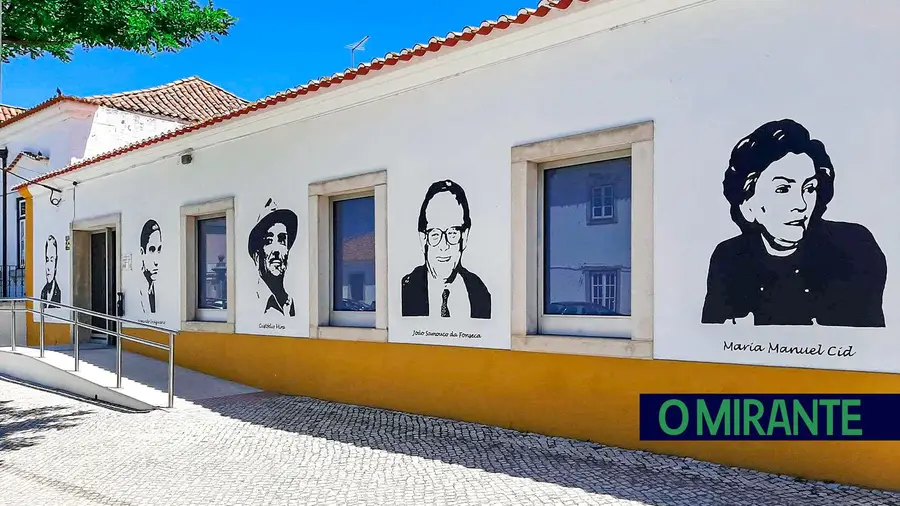 Mural dos poetas da Chamusca já está concluído