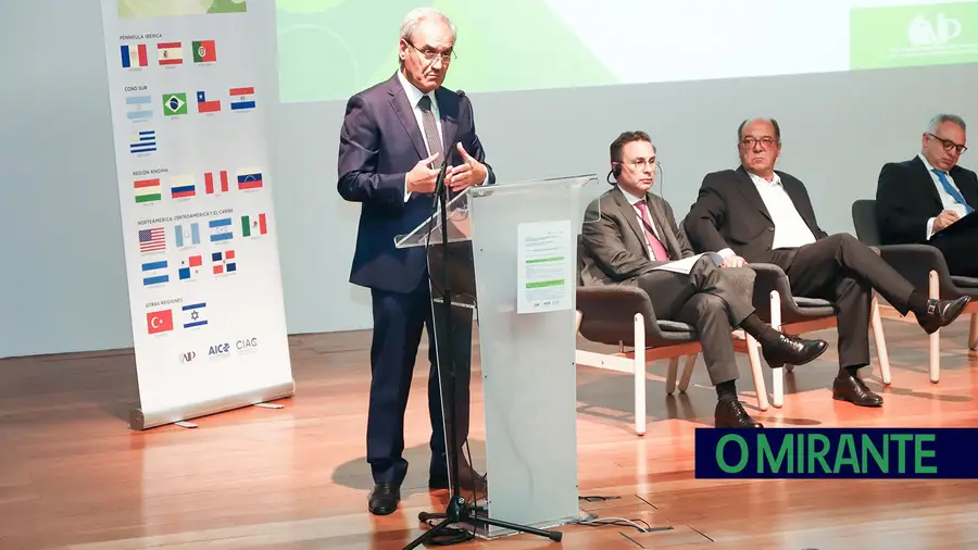 Presidente da AIP chama a atenção para a alteração do comércio mundial Presidente da AIP chama a atenção para a alteração do comércio mundial