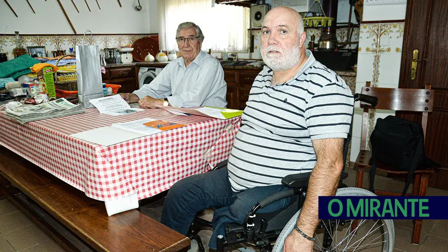 Perdeu as pernas, foi despedido da Junta da Póvoa e espera há anos por decisão do tribunal Perdeu as pernas, foi despedido da Junta da Póvoa e espera há anos por decisão do tribunal