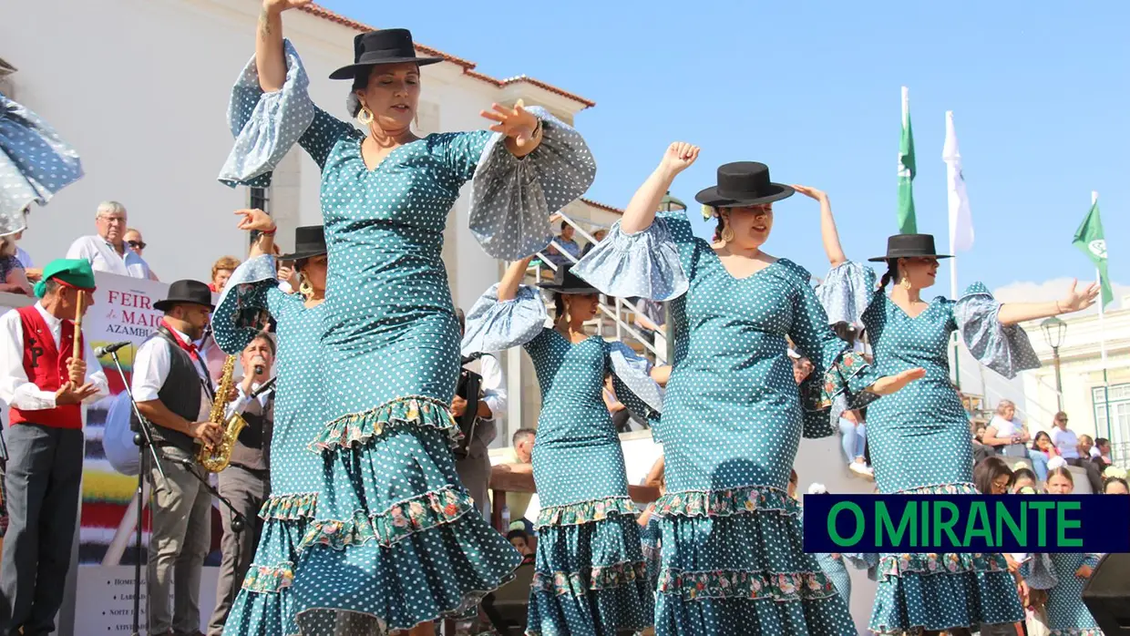 Feira de Maio arrancou com muita música, dança e largada de toiros