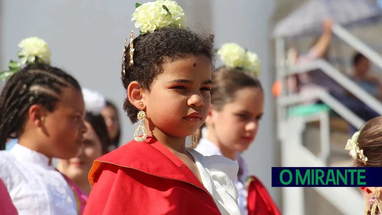 Feira de Maio arrancou com muita música, dança e largada de toiros