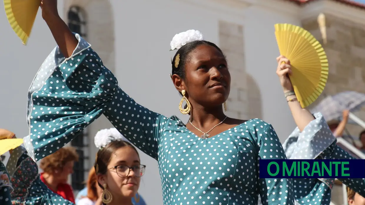 Feira de Maio arrancou com muita música, dança e largada de toiros