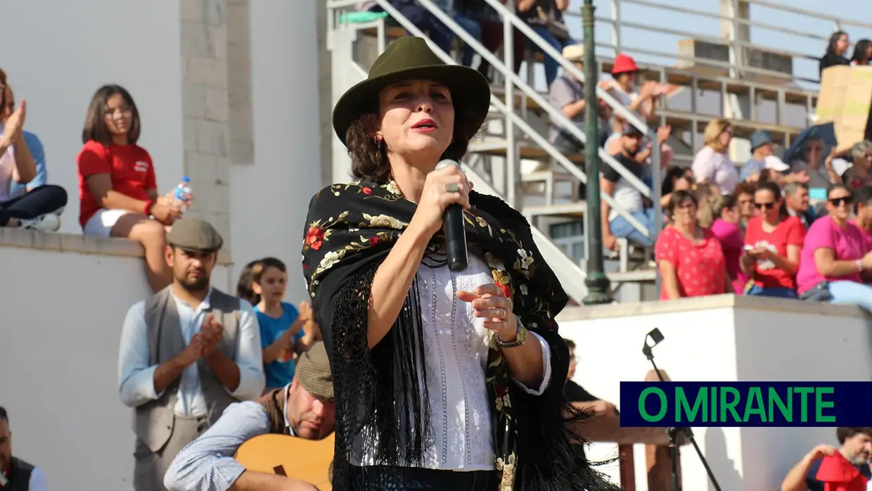 Feira de Maio arrancou com muita música, dança e largada de toiros