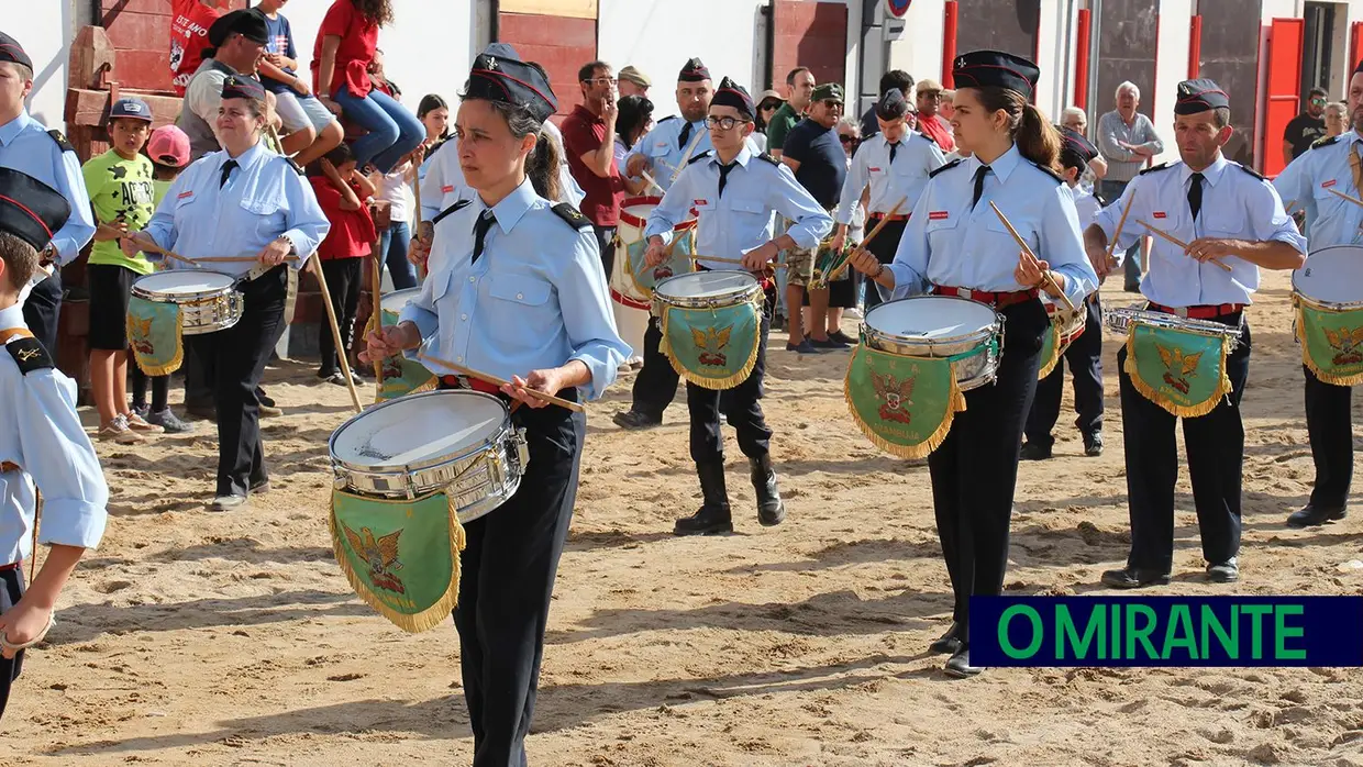 Feira de Maio arrancou com muita música, dança e largada de toiros