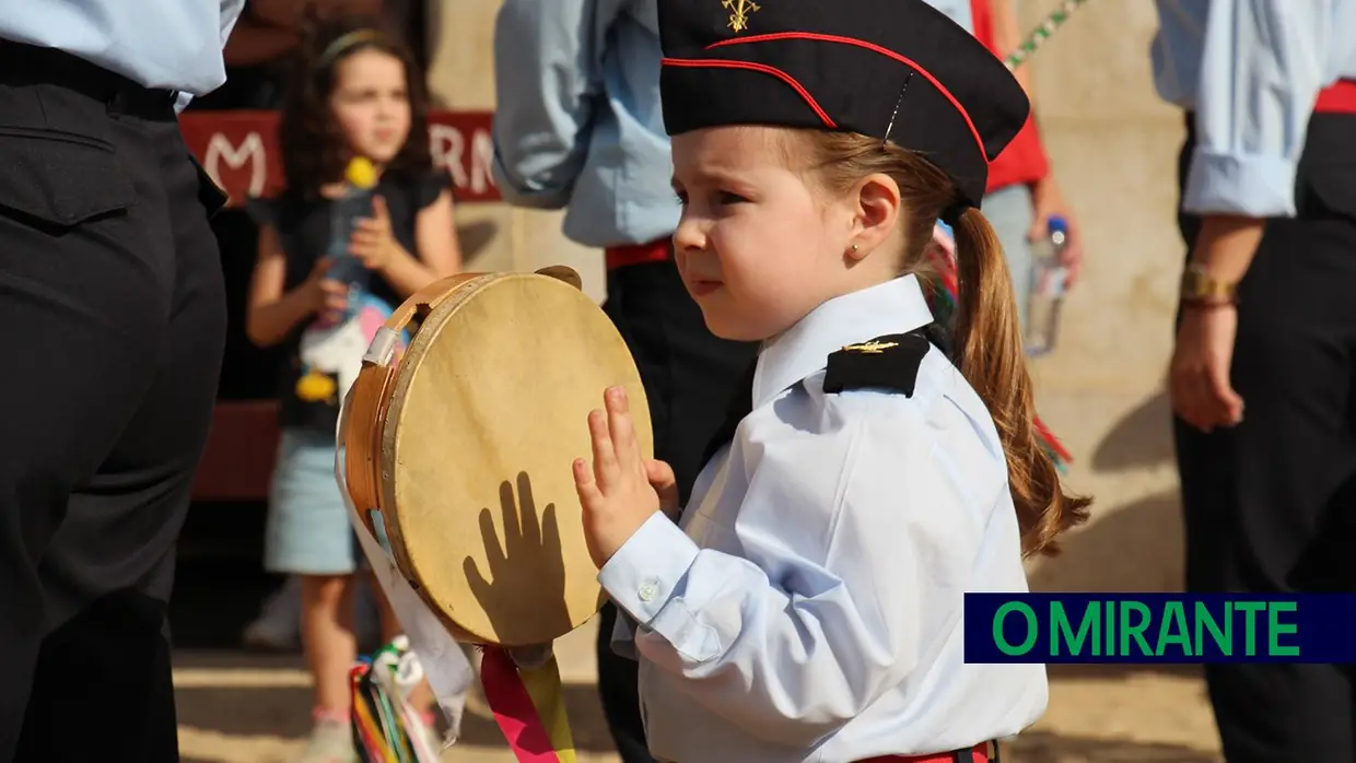 Feira de Maio arrancou com muita música, dança e largada de toiros