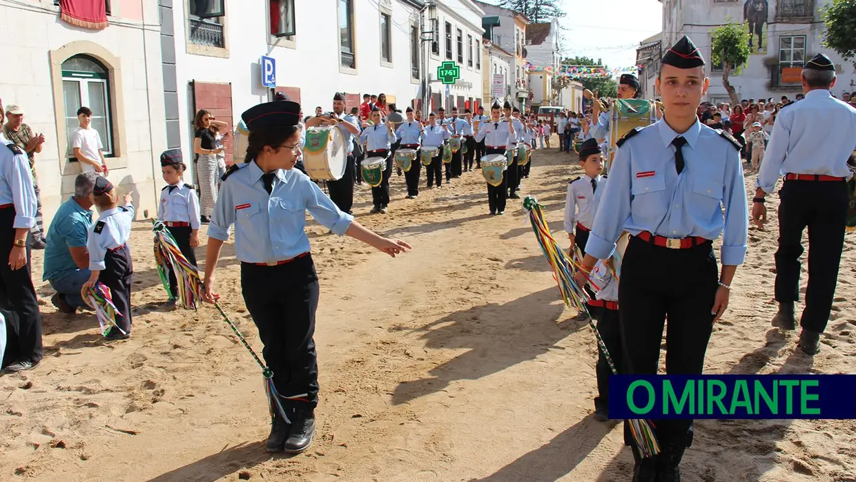 Feira de Maio arrancou com muita música, dança e largada de toiros