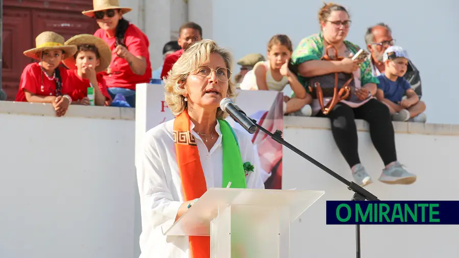Ministra da Coesão sai em defesa das tradições ribatejanas na inauguração da Feira de Maio