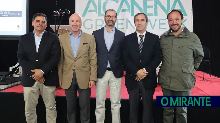 “Este foi o ano em que se apanhou menos lampreia porque foram comidas por espécies invasoras como os siluros” “Este foi o ano em que se apanhou menos lampreia porque foram comidas por espécies invasoras como os siluros”