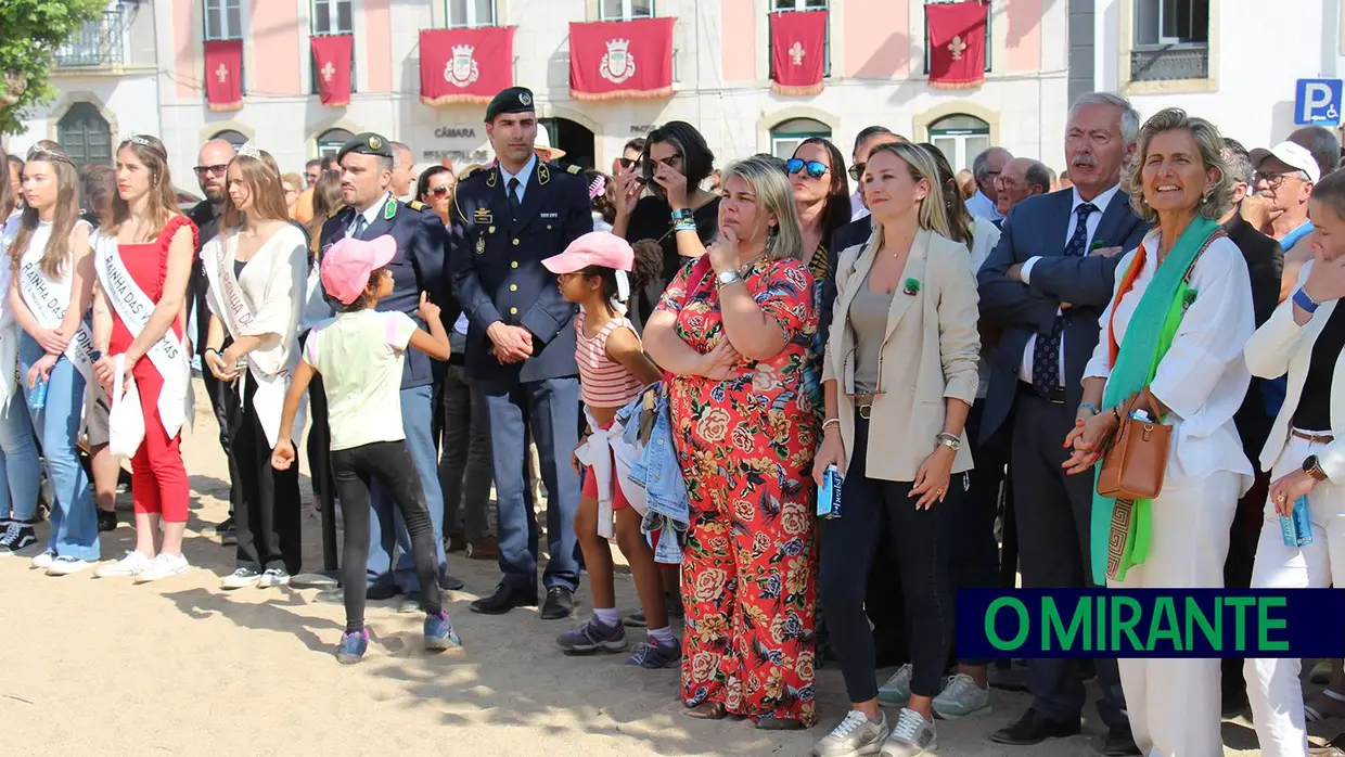 Feira de Maio arrancou com muita música, dança e largada de toiros