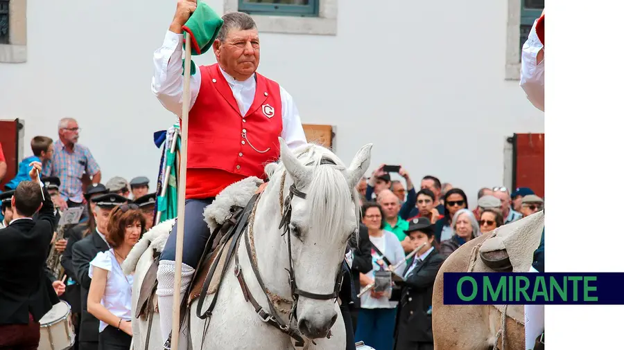 António Gordo dormia com o gado bravo e continua campino depois dos 70