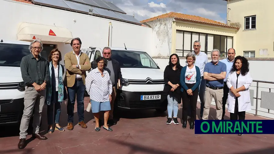 Duas carrinhas eléctricas para o Centro Social Interparoquial de Santarém