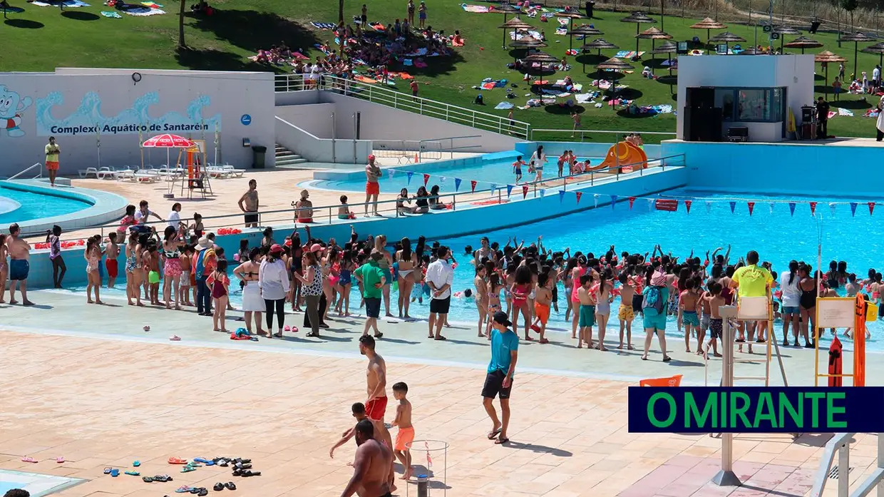 Dia Mundial da Criança festejado no complexo aquático de Santarém