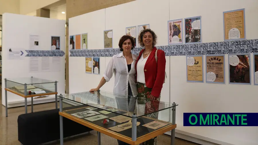 Festa dos Tabuleiros vista por Nini Ferreira na Biblioteca de Tomar