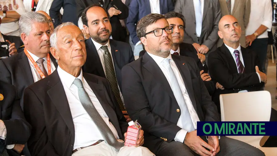 Presidente da República pede decisão sobre o novo aeroporto até final do ano Presidente da República pede decisão sobre o novo aeroporto até final do ano