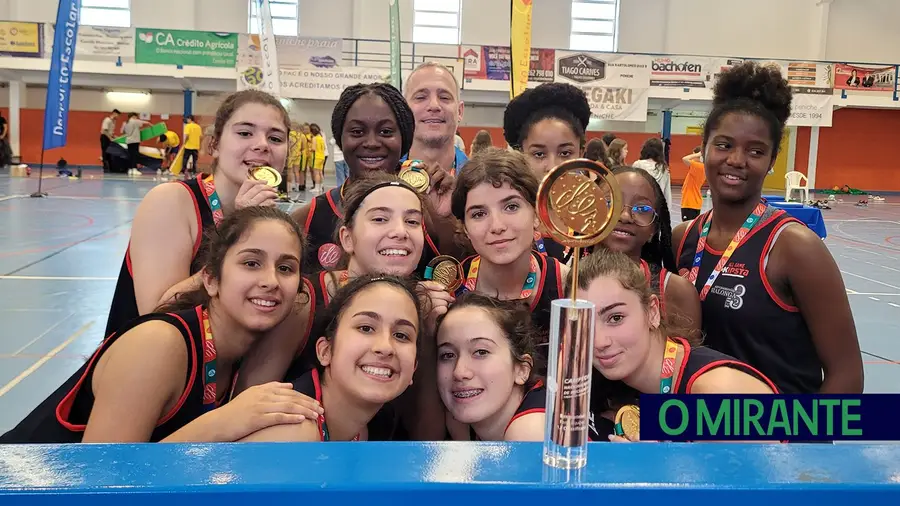 Secundária de Vialonga é campeã de desporto escolar 