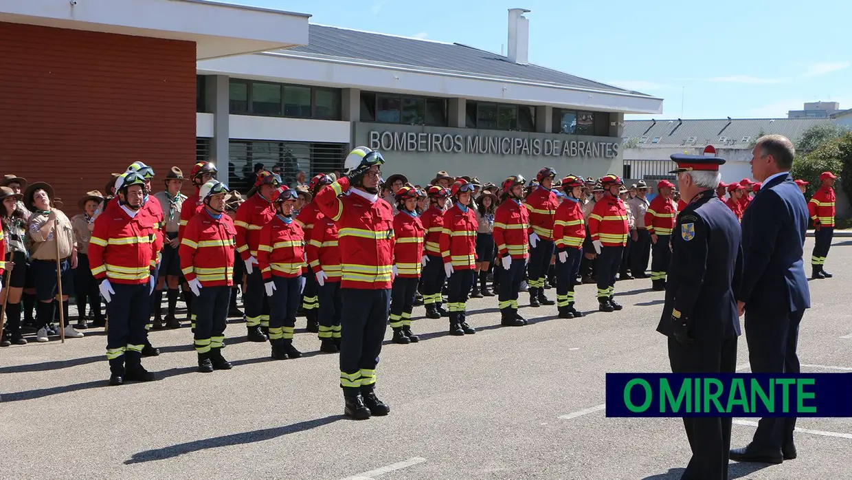 Abrantes agraciou bombeiros e escuteiros com medalhas de mérito no Dia da Cidade