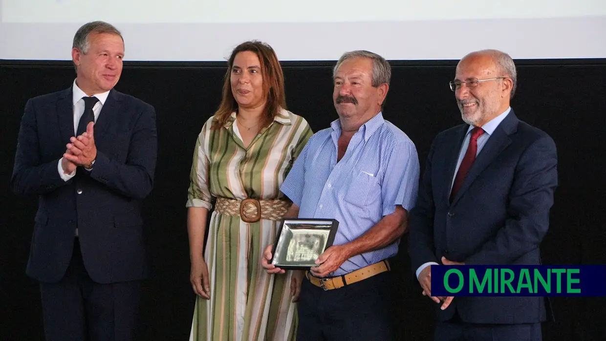 Abrantes agraciou bombeiros e escuteiros com medalhas de mérito no Dia da Cidade