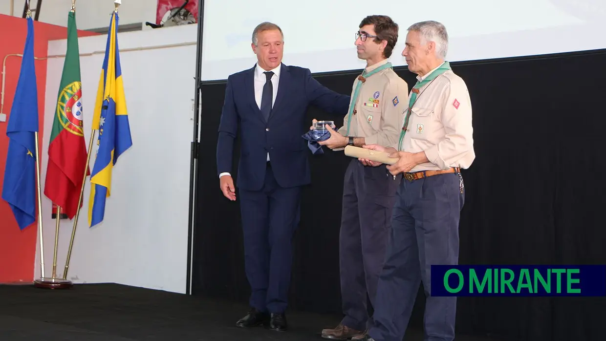 Abrantes agraciou bombeiros e escuteiros com medalhas de mérito no Dia da Cidade