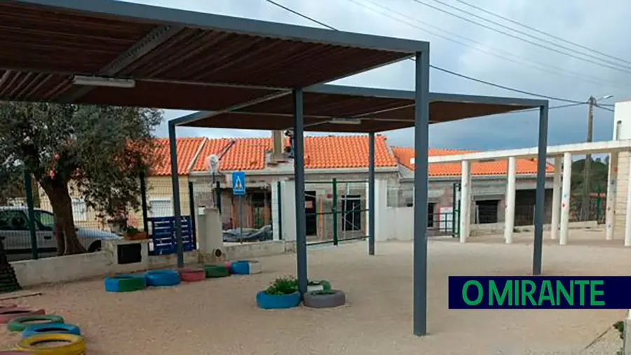 Recreio da escola de Almoster vai ser requalificado Recreio da escola de Almoster vai ser requalificado