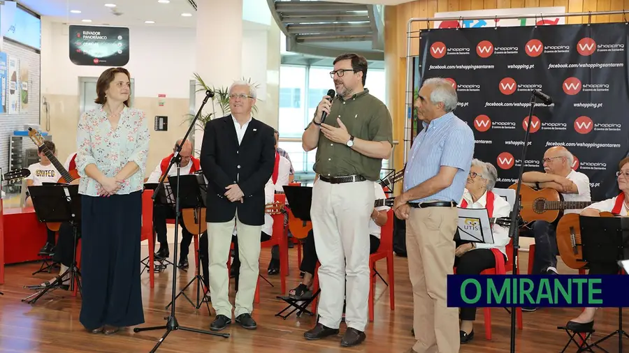 Alunos da UTIS apresentam trabalhos em Santarém