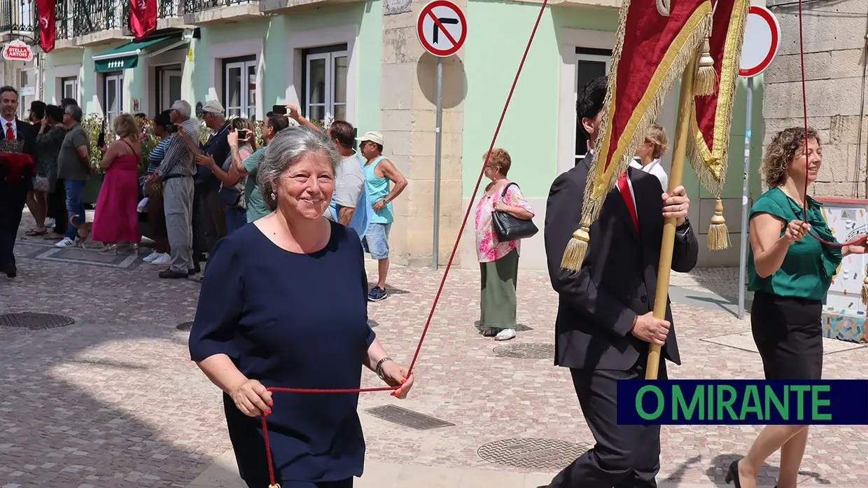 Última saída de coroas antes da Festa dos Tabuleiros