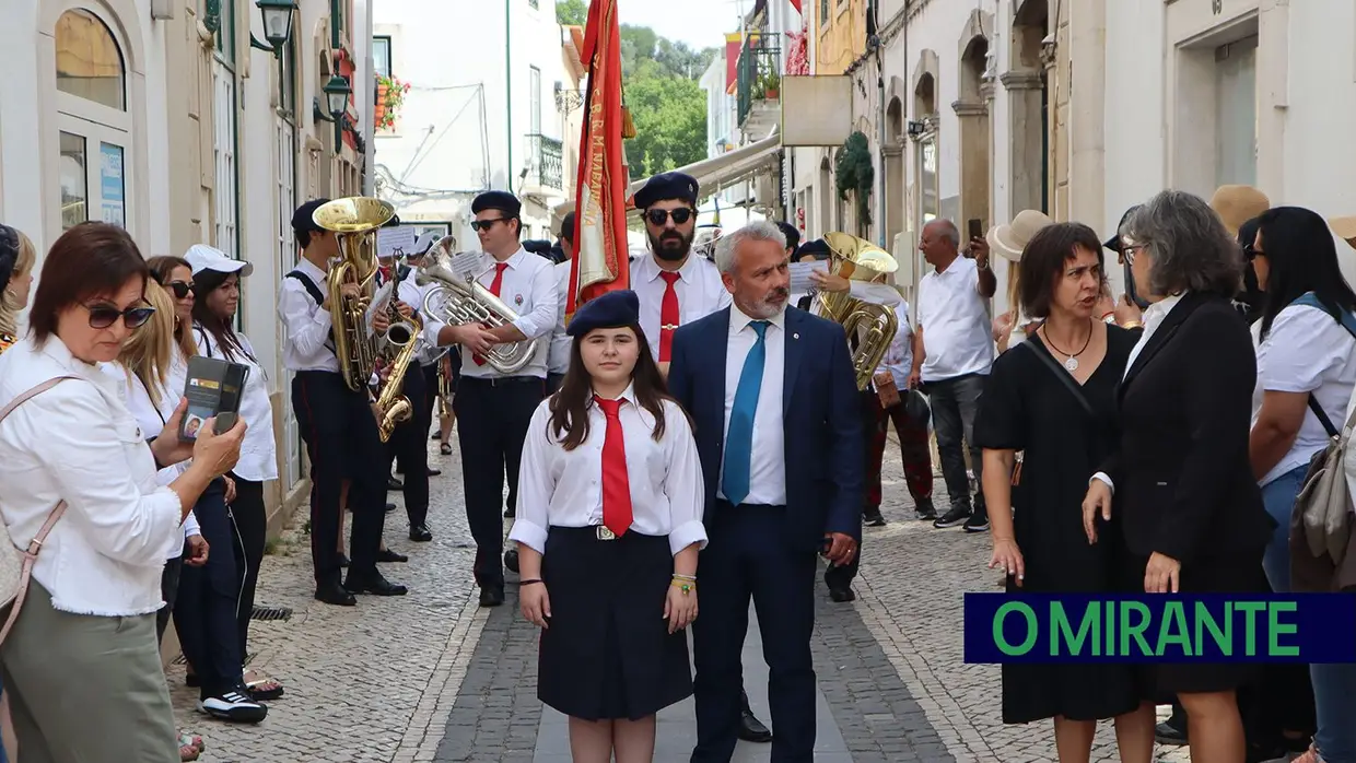 Última saída de coroas antes da Festa dos Tabuleiros