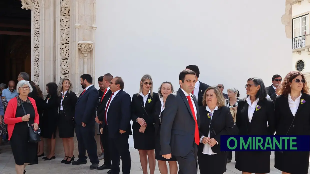Última saída de coroas antes da Festa dos Tabuleiros