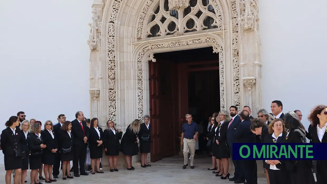 Última saída de coroas antes da Festa dos Tabuleiros