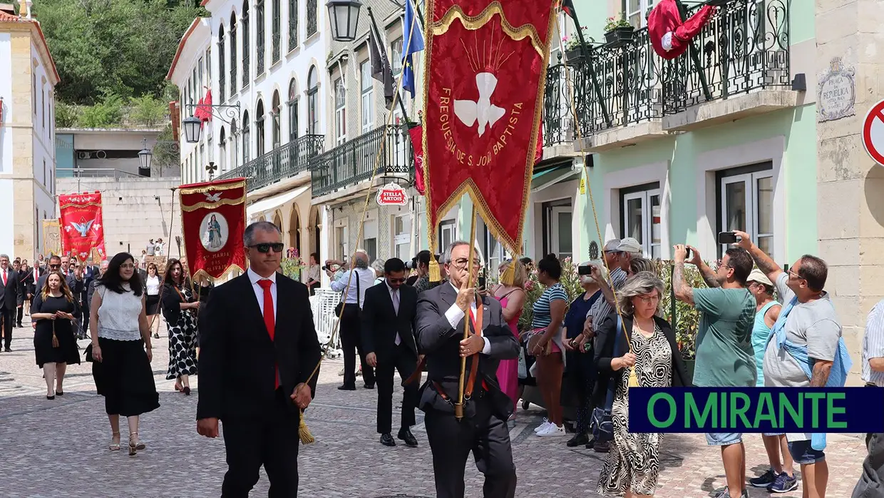 Última saída de coroas antes da Festa dos Tabuleiros