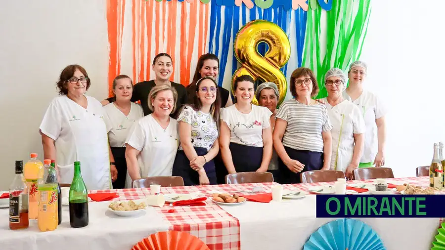 Os alunos do 5º ano do Agrupamento de Escolas Marinhas do Sal Os alunos do 5º ano do Agrupamento de Escolas Marinhas do Sal