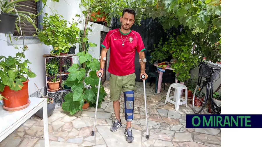 Agredido à bastonada por militares da GNR quando filmava desacatos em Salvaterra Agredido à bastonada por militares da GNR quando filmava desacatos em Salvaterra