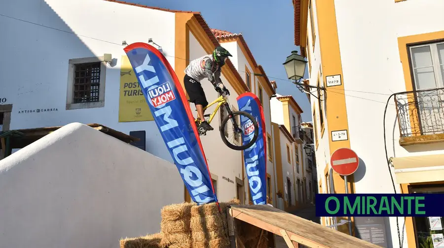 Downhill urbano leva muita adrenalina às ruas de Constância Downhill urbano leva muita adrenalina às ruas de Constância