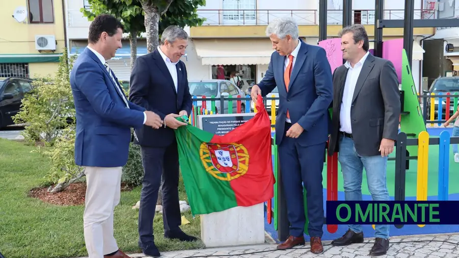 Freixianda inaugura parque infantil no dia em que comemorou 28 anos de elevação a vila Freixianda inaugura parque infantil no dia em que comemorou 28 anos de elevação a vila