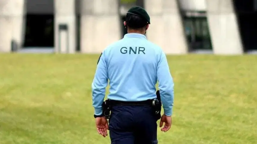 Guarda em estado grave após agressões à porta de bar no Entroncamento Guarda em estado grave após agressões à porta de bar no Entroncamento