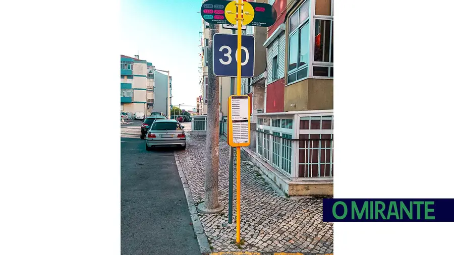 É muito poste junto! É muito poste junto!